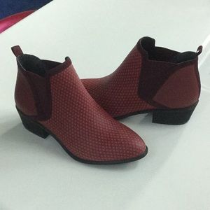 Brand new Betabrand tennis western boots